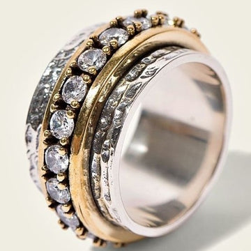 Elegante ring van gemengd metaal met edelsteenaccenten